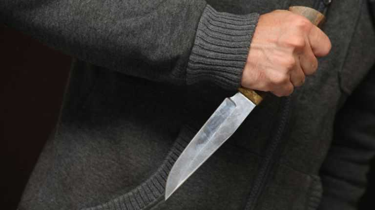 Мужчина в Саранске повздорил с другом и воткнул ему нож в спину
