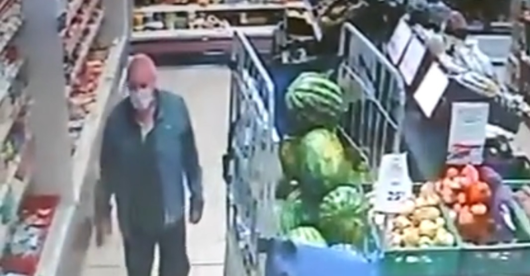 В Саранске ищут мужчину, который год назад украл терминал из супермаркета