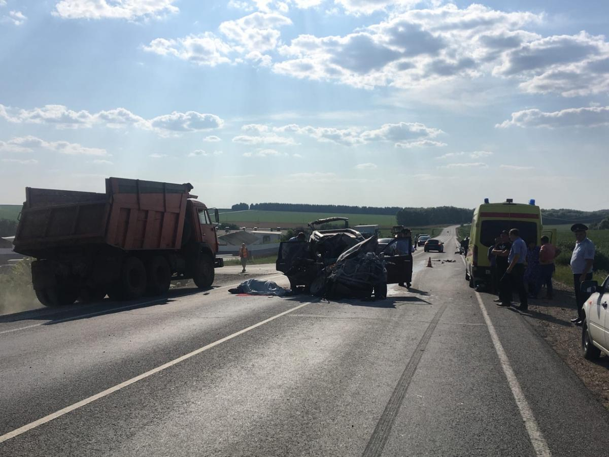 В Мордовии два человека погибли в массовой аварии