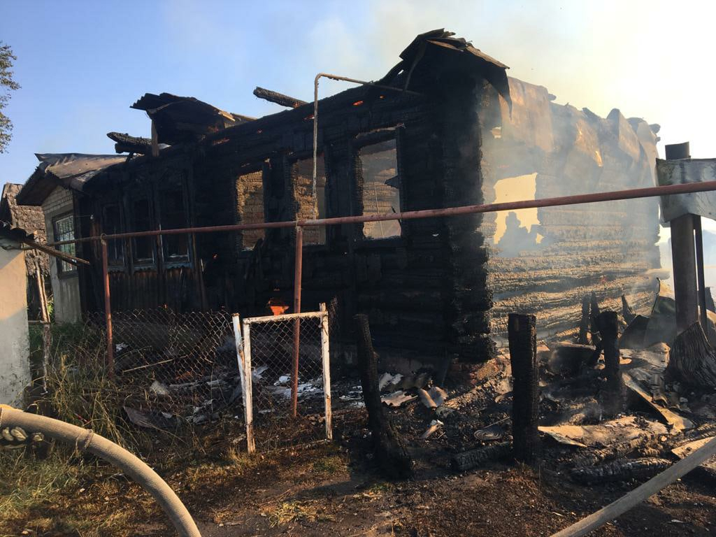 В Мордовии горели два дома, в результате чего скончался мужчина