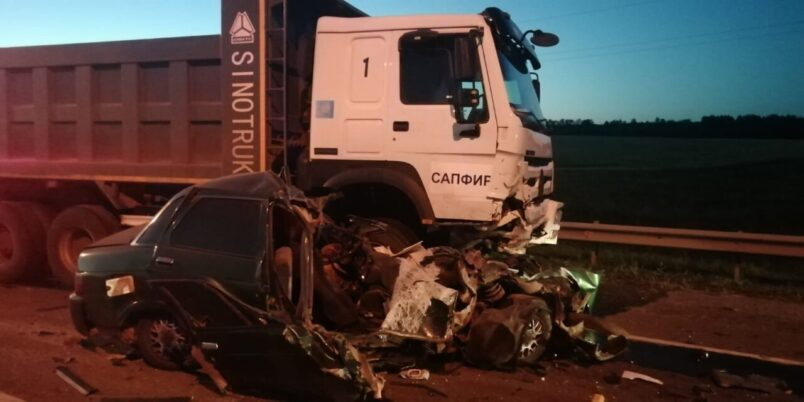В Лямбирском районе после столкновения с грузовиком погиб водитель