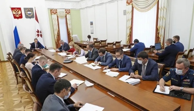 Артём Здунов провел еженедельное оперативное совещание с членами правительства