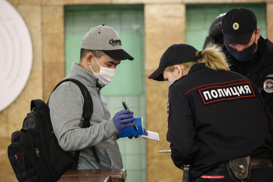 В Рузаевке усилен контроль за соблюдением масочного режима, организованы рейды полиции