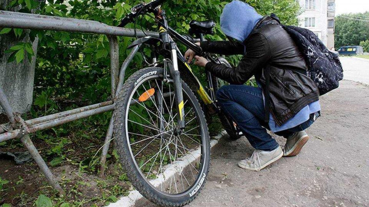 В Чамзинском районе Мордовии мужчина похитил велосипед у подростка