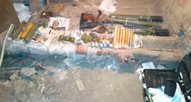 В подвале жилого дома в Саранске нашли взрывчатку и патроны: это могло принадлежать участникам ОПГ