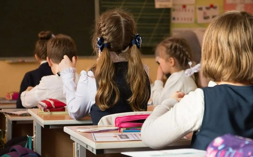 Число контрольных работ в российских школах сократят