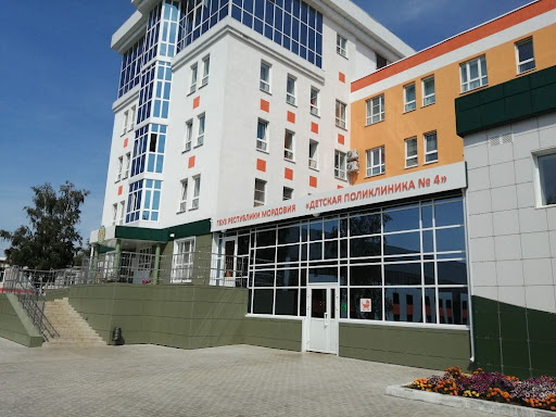 В детской поликлинике Саранска развели потоки здоровых и больных пациентов