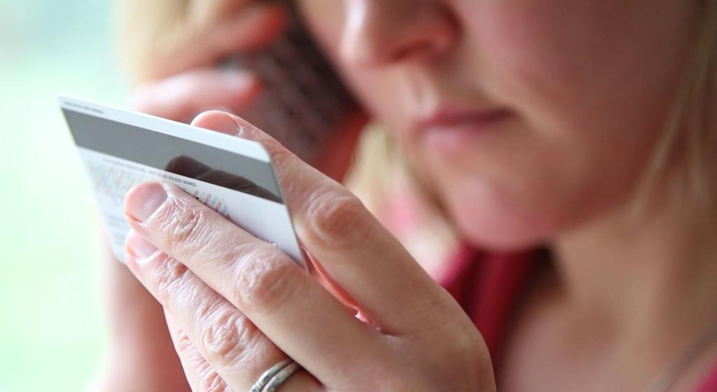 В Мордовии сельская учительница перечислила мошенникам 324 тысячи рублей