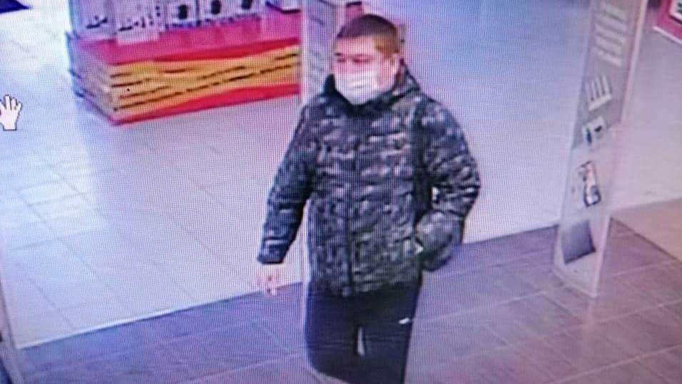 Полиция ищет похитителя радара-регистратора из магазина в Саранске