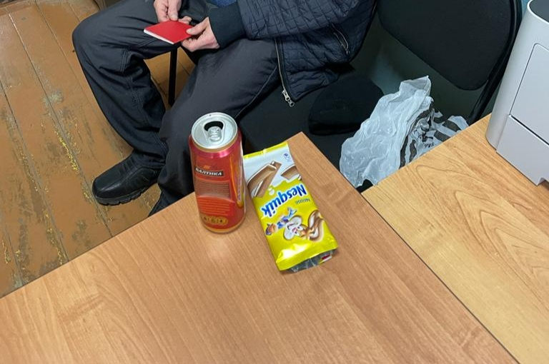 Житель Мордовии украл из магазина две банки пива, две шоколадки и носки