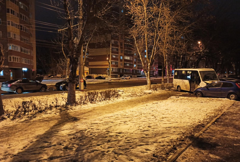 Три человека пострадали в результате массового ДТП, произошедшего на улице Гагарина в Саранске