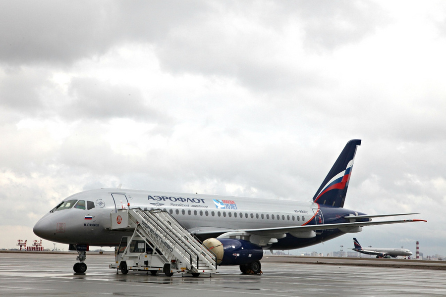 Следовавший из Саранска в Москву самолет вернулся в аэропорт вылета из-за проблем с шасси