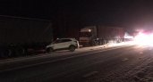 Две фуры и кроссовер столкнулись на трассе в Мордовии: есть пострадавший 