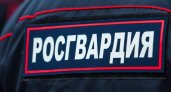 В Торбеево росгвардейцы остановили мужчину, избивавшего на улице женщину