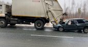 В ГИБДД Мордовии сообщили подробности смертельного ДТП с мусоровозом и легковушкой