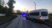 Микроавтобус и легковушка столкнулись на трассе в Мордовии: пострадали три человека