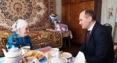 В День России Глава Мордовии поздравил с юбилеем 95-летнюю Раису Бегоулову