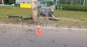 В Саранске кроссовер врезался в столб: пострадали два человека