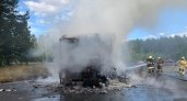 На трассе в Мордовии сгорел грузовик, перевозивший сухое молоко