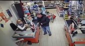 В Саранске мужчина оплатил покупки билетом «Банка приколов»