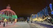 В Саранске начали включать новогоднюю подсветку