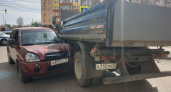В Саранске в ДТП с участием кроссовера и грузового автомобиля погиб 49-летний мужчина