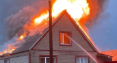В Мордовии от удара молнии загорелся жилой дом
