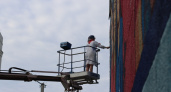 В Саранске началась реставрация посвященному добровольчеству мурала «Волонтеры»