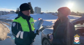 В Мордовии сотрудники ГИБДД устроили сюрприз для женщин-водителей