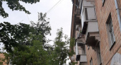 С 17 июня застекленные балконы запрещены: оштрафуют, вынудят убрать остекленение — во что обойдется эта "радость"
