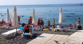 Пляжи в Анапе, Сочи трещат по швам, вода лед, от водорослей вонь: отпускники делятся наблюдениями — вот и искупались 