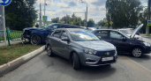 В Саранске женщина за рулем иномарки спровоцировала тройное ДТП