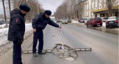 Госавтоинспекторы Саранска измерили ямы на дорогах города