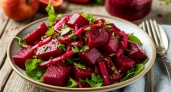 Не салат, а палочка-выручалочка: миксуем пекинку и свеклу – на выходе бомбическое блюдо для всей семьи