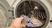 Колпачок в барабан — и стиральная машина опять как новая: вся грязь выйдет черными хлопьями