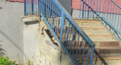 Жители Саранска пожаловались на разрушающуюся лестницу