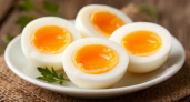 Горячая или холодная? В какую воду надо класть яйца для варки: запомните раз и навсегда