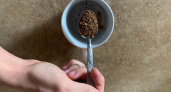 Растворимый кофе — это кофе, заваренный дважды: опытный бариста рассказал, как делают порошок для продажи в "Магнитах"