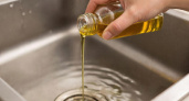Соседка-пенсионерка научила лить масло в слив раковины: совет казался сомнительным, но я послушалась