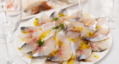 Закусочная селедочка вкуснее черной икры - гости сметают со стола первой вместе с соусом