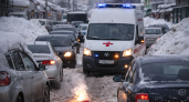 В Саранске скорая застряла из-за неубранного снега во дворе