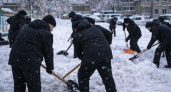 В Саранске сотрудники Минздрава Мордовии вышли на уборку дворов от снега
