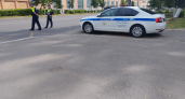 Что делать, если инспектор ГАИ просит открыть капот для сверки номеров: эти 3 фразы помогут законно отказать 