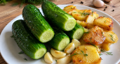 Малосольные огурцы в рассоле по-новому: прием простой, но именно он меняет вкус к лучшему - не рецепт, а сокровище