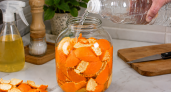 Мандариновые корки больше не выбрасываю: заливаю их уксусом и получаю мощное средство для уборки без лишних трат