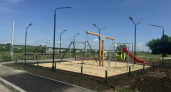 Вместо пустыря — зона отдыха: в селе Белозерье открыли современную детскую площадку