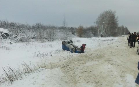 Водители Мордовии обнаружили перевернутый автомобиль