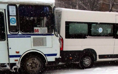 В Саранске столкнулись пассажирский автобус и маршрутка