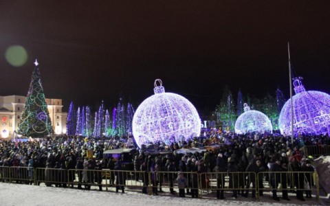 Стало известно, когда в Саранске снимут новогоднюю иллюминацию