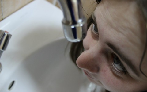 Жителям Химмаша отключили холодную воду